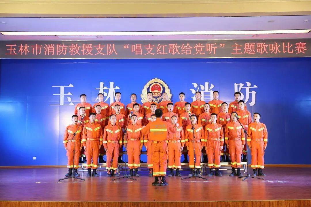 富士康老板娘古堡内过节，换5套行头太奢侈，你咋看？